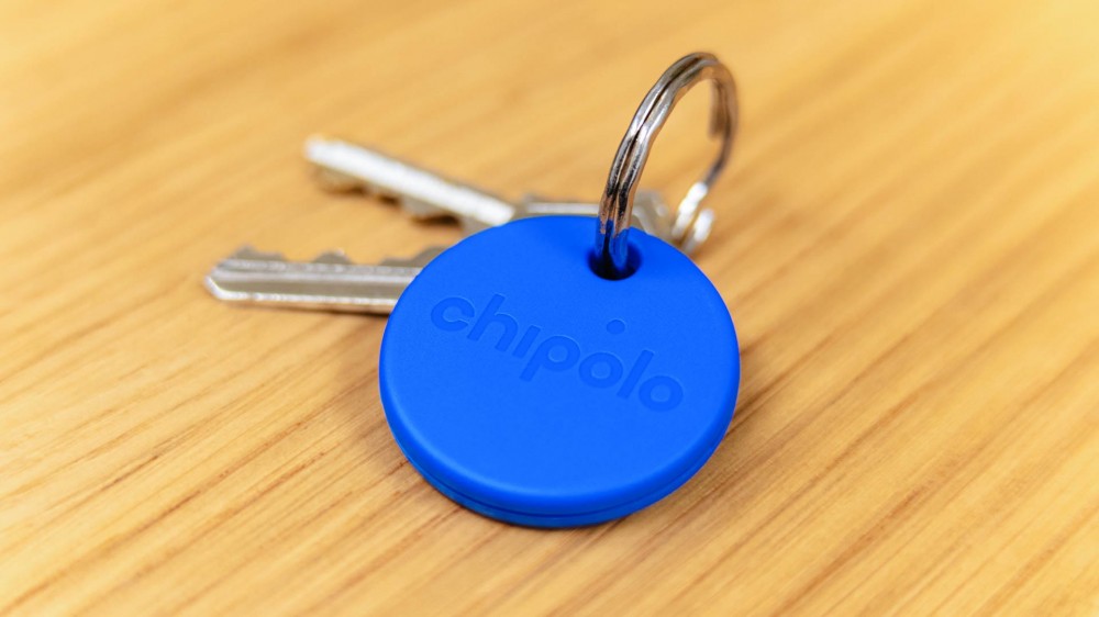 The Chipolo One attached to a ring of keys.