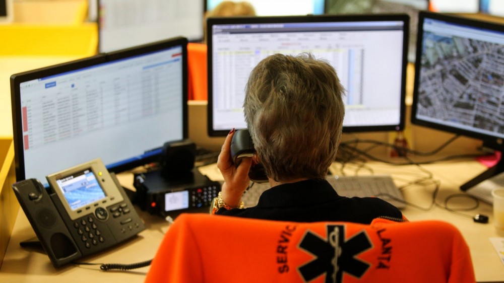 Person answering the phone in an emergency call center