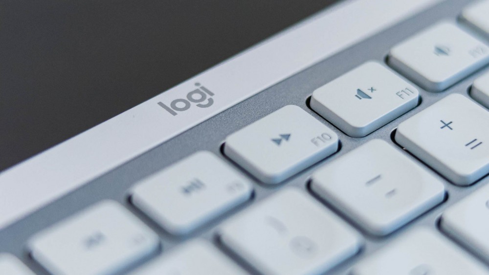 Closeup on the Logitech MX Keys S' logo